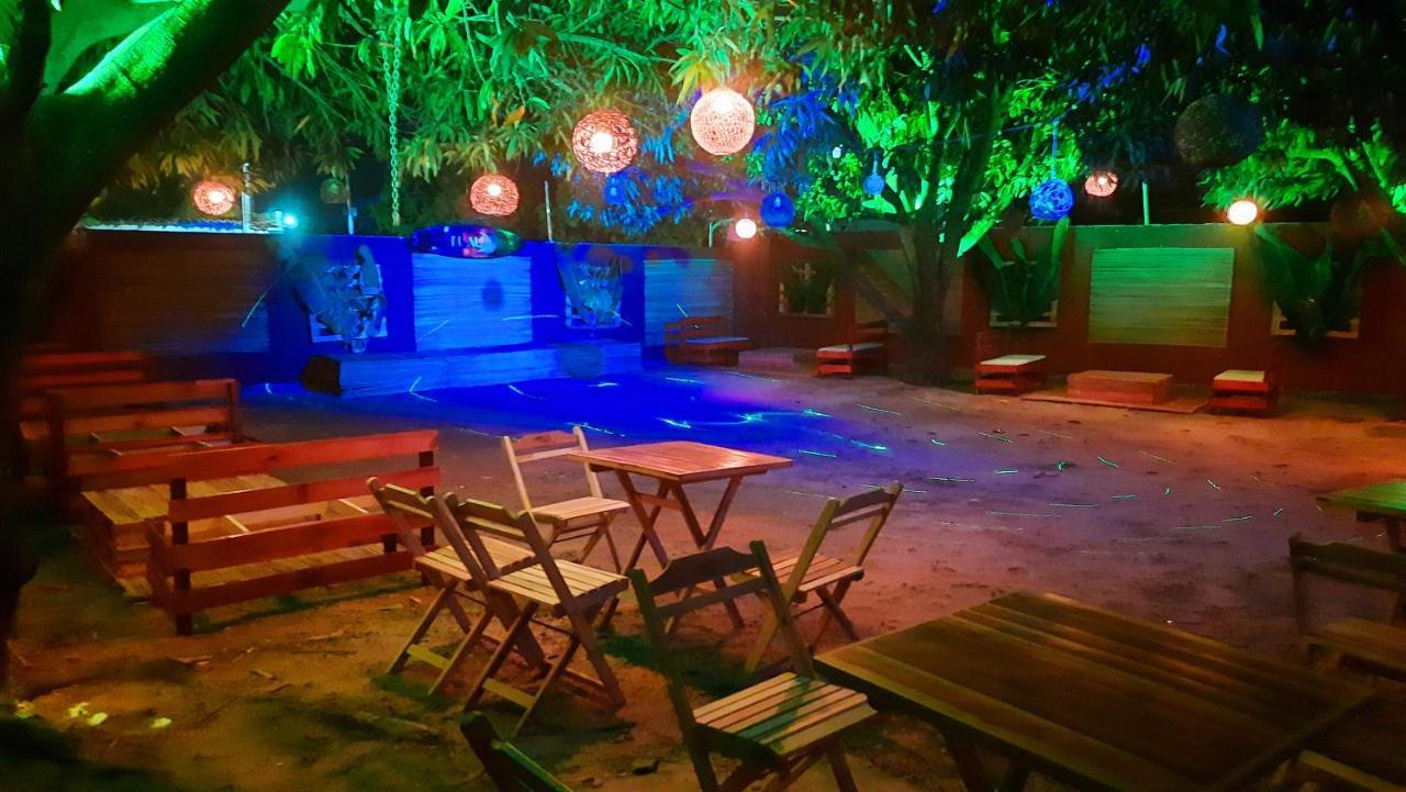 Luau Pousada E Hostel プライア・ド・フランセス エクステリア 写真