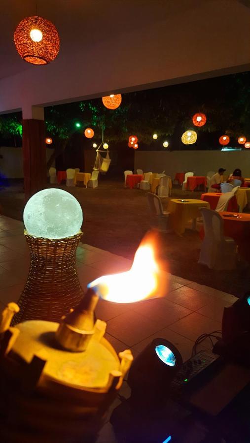 Luau Pousada E Hostel プライア・ド・フランセス エクステリア 写真